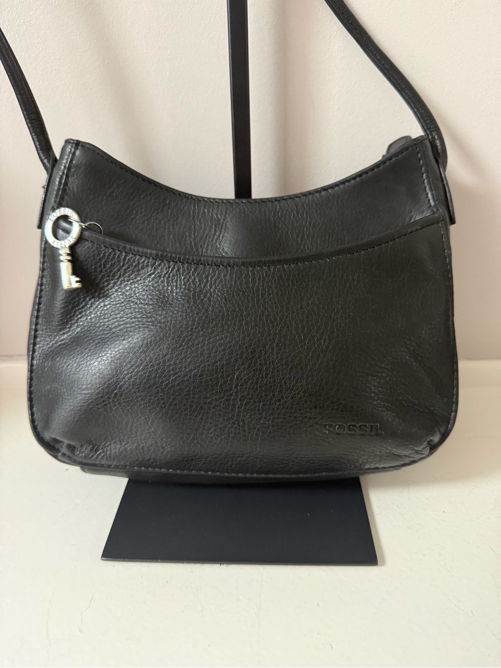 Vintage Fossil Black Leather Shoulder Bag with Key Charm!